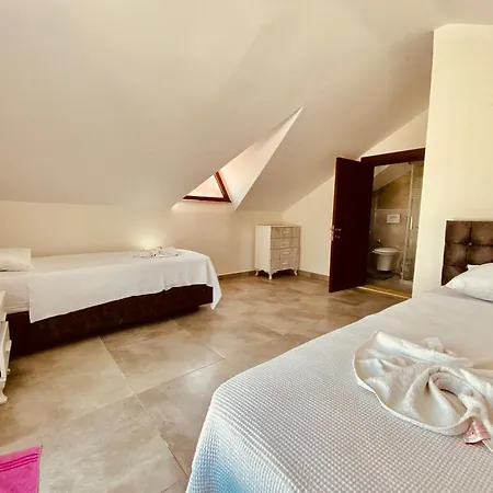 Alzuharia 2 * Kuşadası